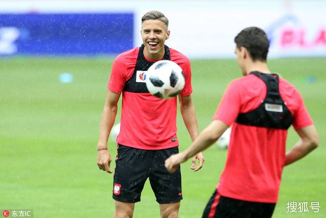 足球发展的 足球发展的